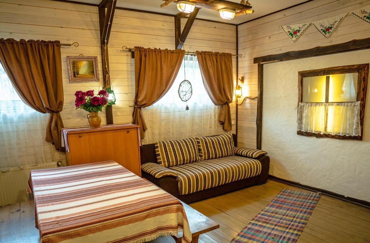 Usadba Belovezhskoye Pomestye Hotel Kamenyuky Bagian luar foto