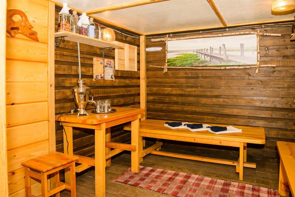 Usadba Belovezhskoye Pomestye Hotel Kamenyuky Bagian luar foto